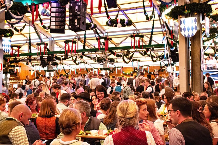 Munich: Oktoberfest Tour with Tent Reservation, Food & Beer - FAQ