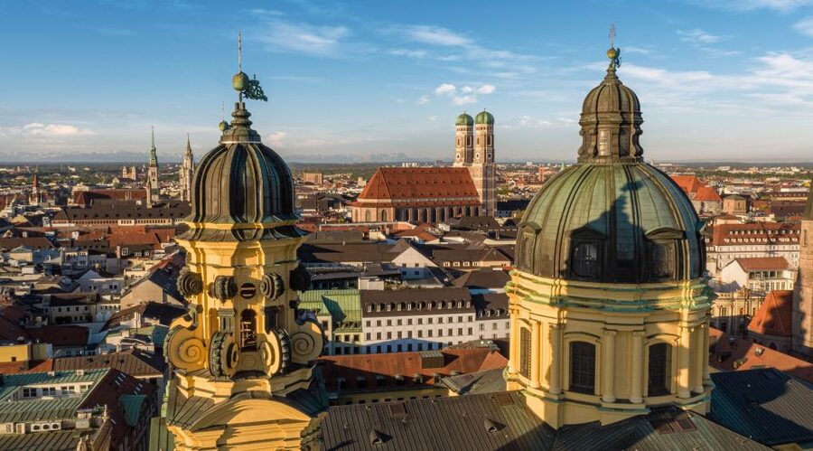 Munich: Old Town Guided Walking Tour - From the Residenz to Odeonsplatz
