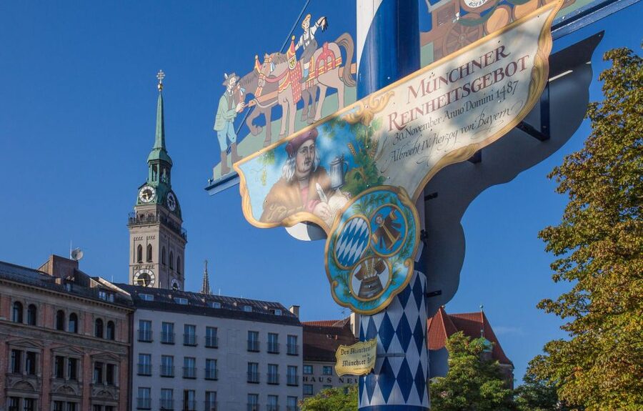 Munich: Old Town Guided Walking Tour - Frauenkirche and the symbols of Munich
