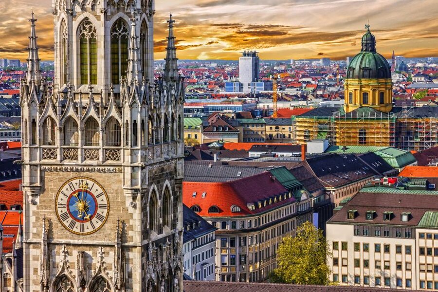 Munich: Old Town Highlights Private Walking Tour - Pace, meeting point, and practical details