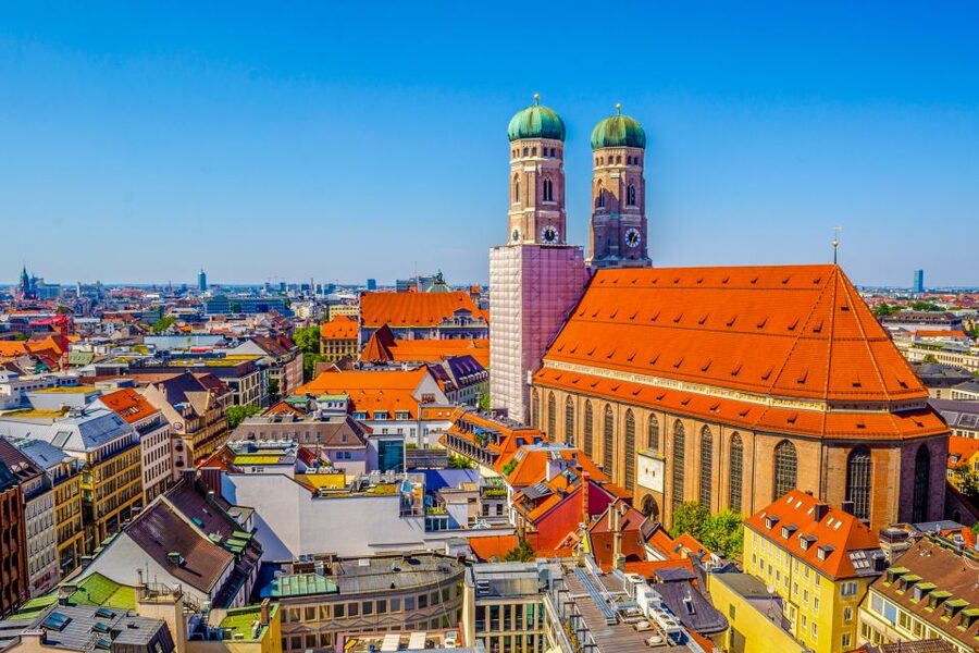 Munich: Old Town & Viktualienmarkt City Walk in German - Timing, access, and what to budget