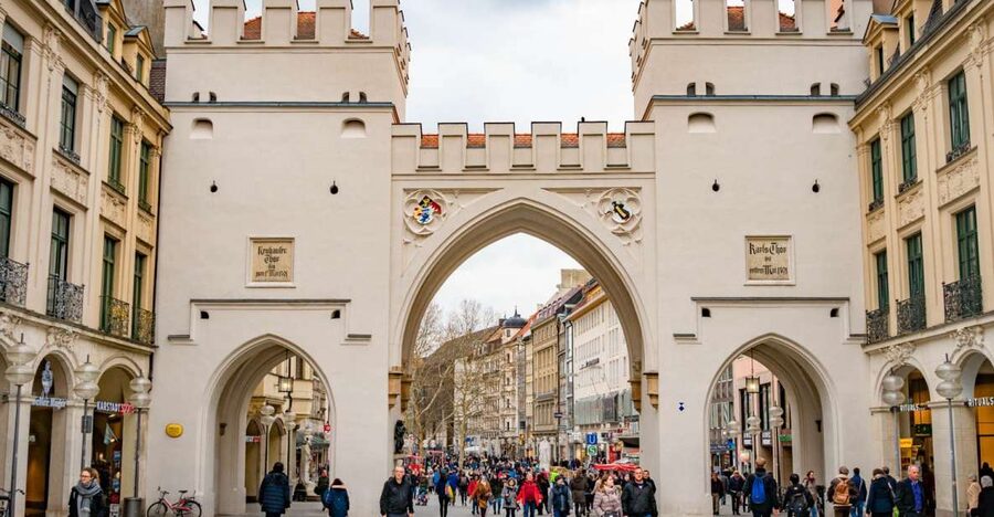 Munich: Old Town Walking Tour in Spanish - Key points at a glance
