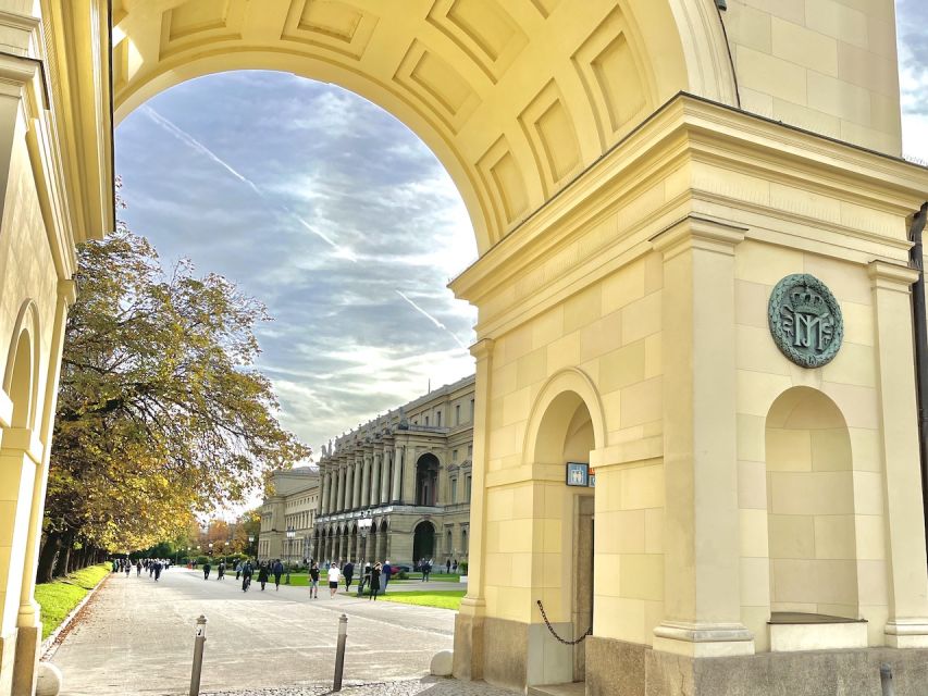 Munich: Private Half-Day Guided Walking Tour - The Residenz and Hofbräuhaus