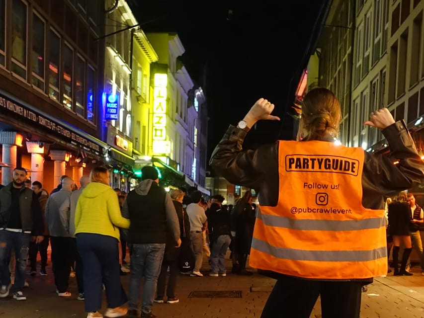 Munich: Private pub crawl with insider-guide & free shots - Guides who shape the night