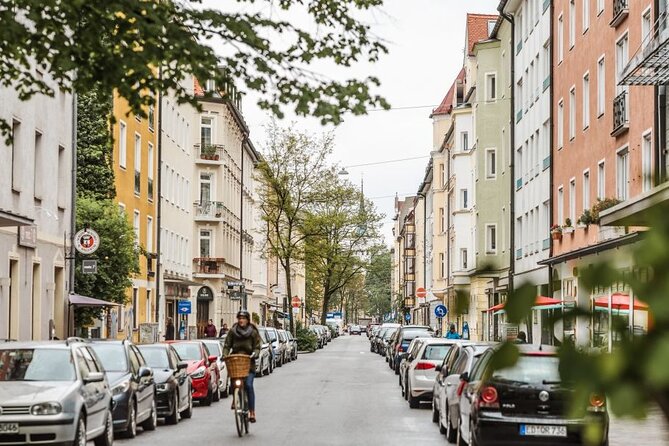 Munich Private Tour with a Local – Highlights & Hidden Gems - Marienplatz and the bells of Munich
