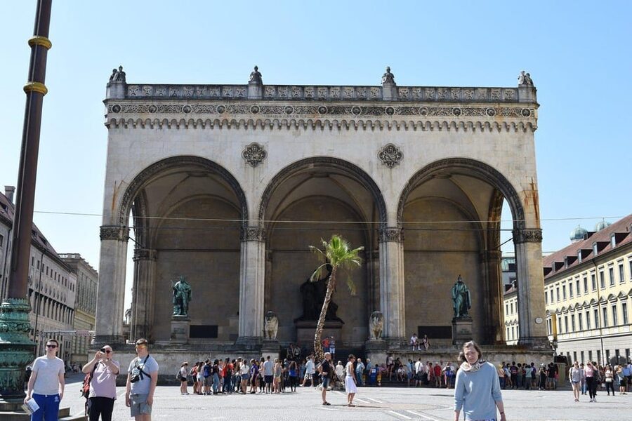 Munich Private Walking Tour with the BMW Museum and BMW Welt - Key points at a glance