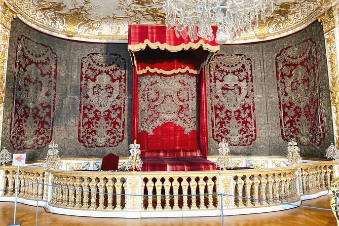 Munich Residenz Palace and Hofgarten Skip-the-line 2,5h Tour - Finishing in the Hofgarten