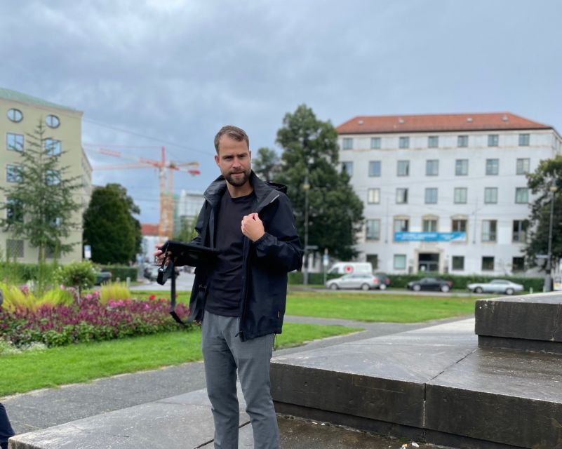 Munich: Resistance against Hitler - Historical Walking Tour - Alex’s guiding style and the German-language format