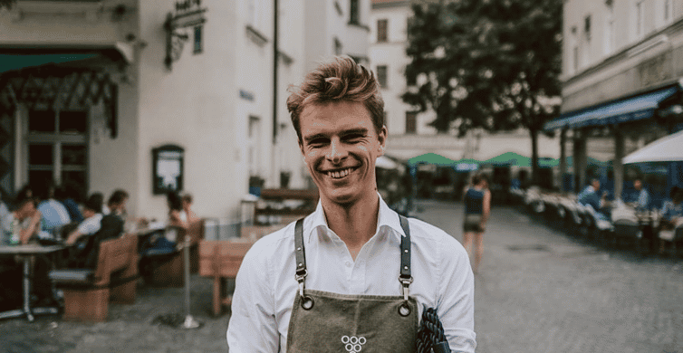 Munich: Romantic Wine Experience for Two at Viktualienmarkt - A date night at Munich’s famous market