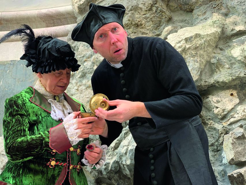 Munich: Scary Tour with actors in GERMAN - The unlucky goldsmith and the road to Frauenkirche