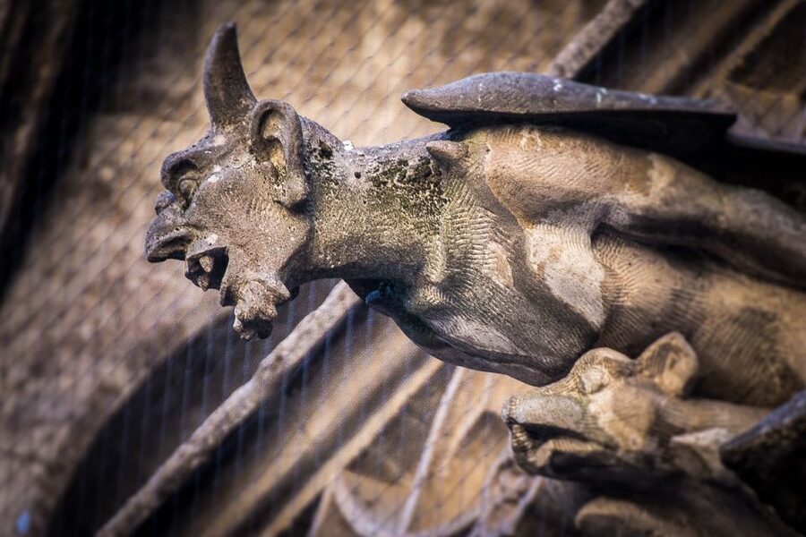 Munich: Spooky Tour of Old Town in German - Cursed places and the walk toward Sendlinger Tor