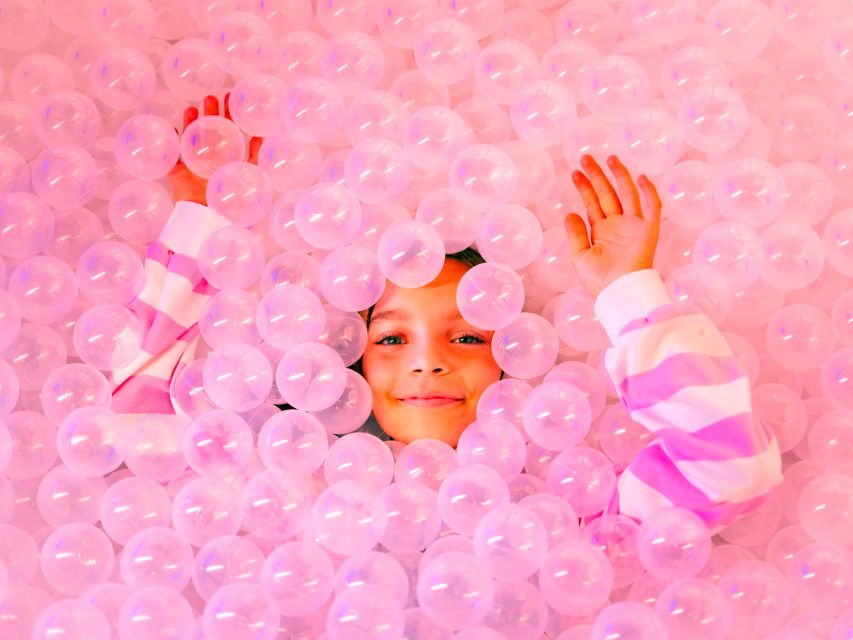 Munich: Studio of Wonders Entry Ticket - Optical illusions and infinity rooms