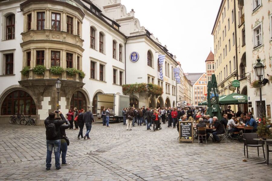 Munich: Third Reich & WWII Walking Tour - Starting with the Hofbräuhaus