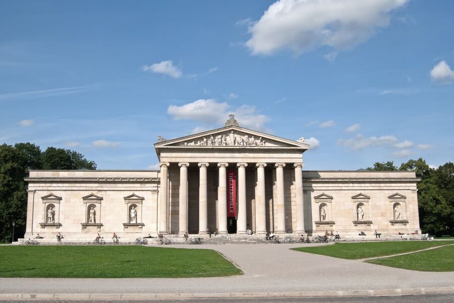 Munich: Third Reich & WWII Walking Tour - Königsplatz and the scale of Nazi spectacle