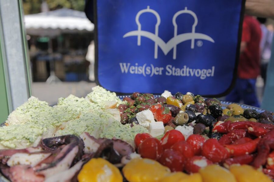 Munich: Viktualienmarkt Food Tasting Tour in German - Key points at a glance