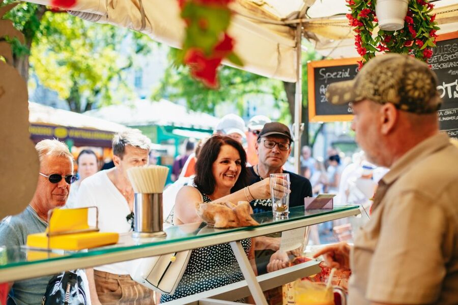Munich: Viktualienmarkt Food Tour - Who should book this market walk?
