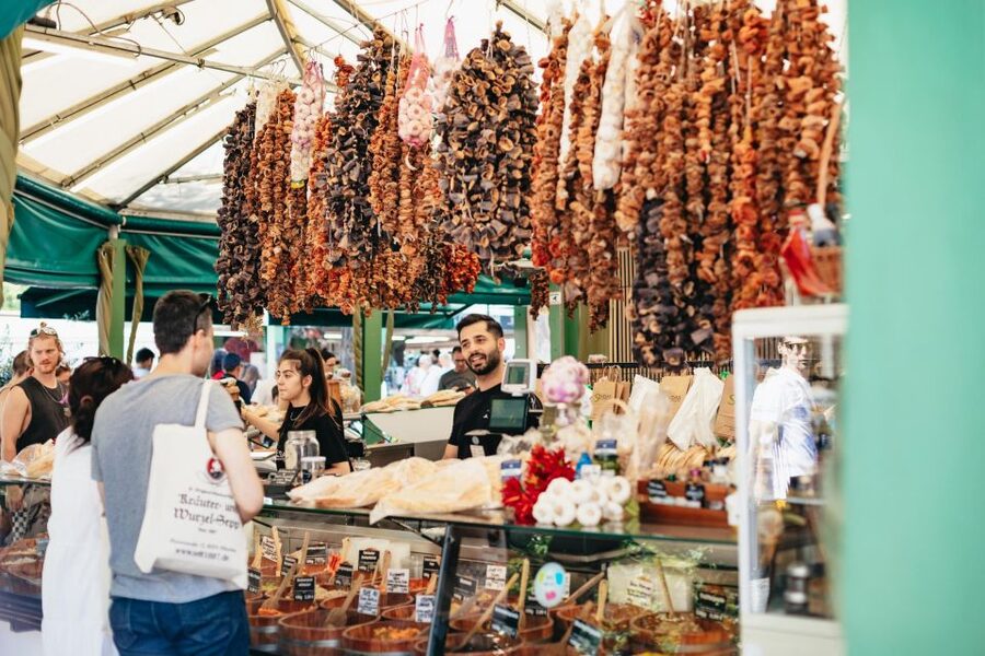 Munich: Viktualienmarkt Food Tour - Weißwurst, pretzels, and traditional Bavarian bites