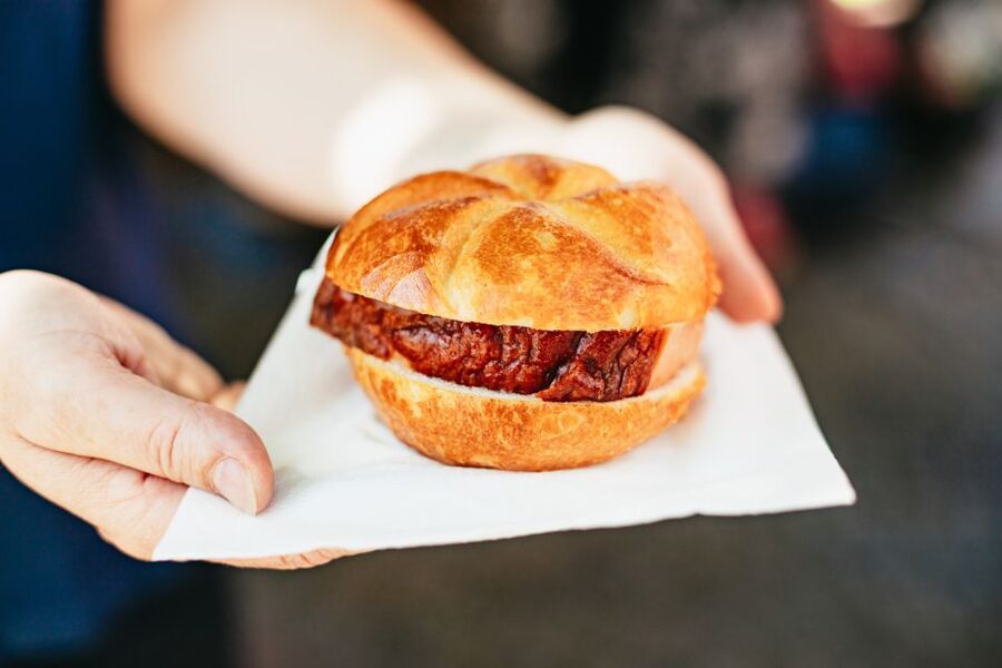 Munich: Viktualienmarkt Food Tour - How the 150 minutes feel