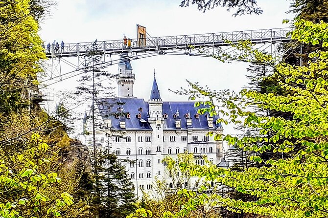 Neuschwanstein and Hohenschwangau Exclusive Skip-the-Crowds Tour - Marienbrücke gives you the famous castle view