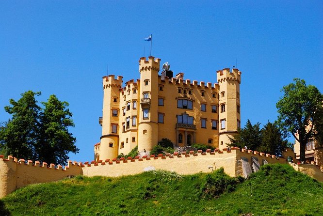 Neuschwanstein and Hohenschwangau Exclusive Skip-the-Crowds Tour - Hohenschwangau or Linderhof: choose your second palace