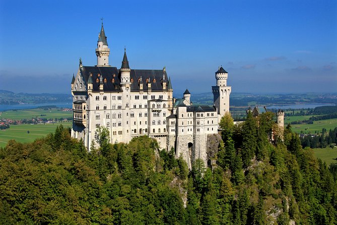 Neuschwanstein Castle and Linderhof Palace Day Trip from Munich - A short Oberammergau ride with painted houses