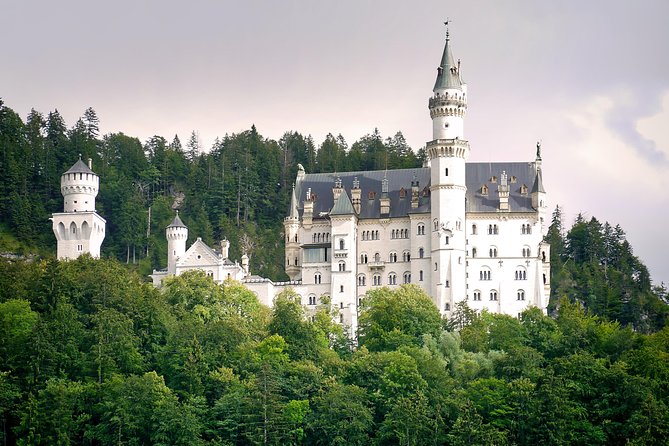Neuschwanstein Castle and Linderhof Palace Day Trip from Munich - Winter changes the experience