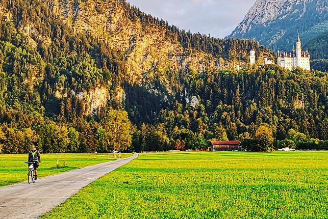 Neuschwanstein Castle by Bus Incl. Bike Ride or Hohenschwangau - Inside Neuschwanstein Castle