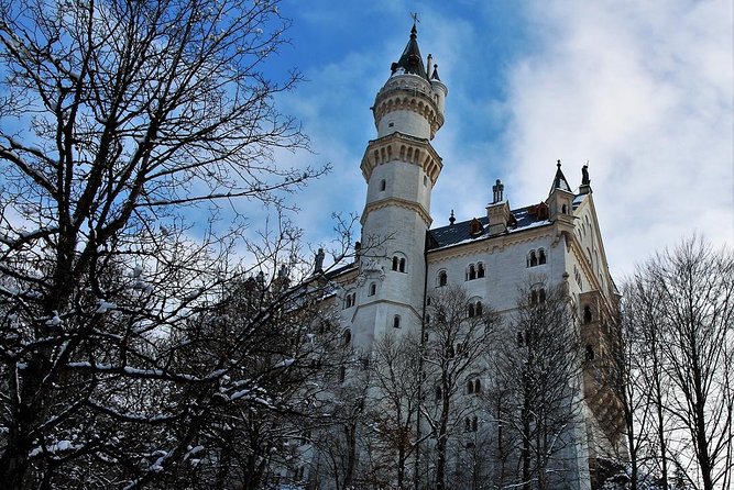 Neuschwanstein Castle, Ettal Abbey and Oberammergau Private Tour from Munich - Neuschwanstein Castle and the Mary’s Bridge view