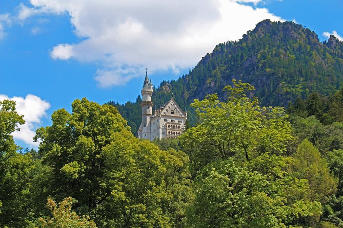 Neuschwanstein Castle Tour from Munich - What the guides add to the day