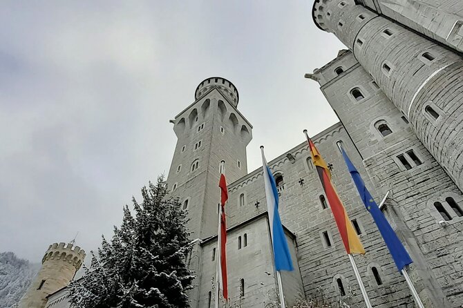 Neuschwanstein Exclusive Romantic Winter Tour INCL. TICKETS - What the guides add to the day
