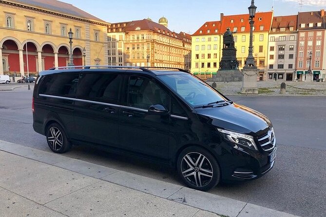 Neuschwanstein & Linderhof Castle Luxury Private Tour from Munich - The Luxury Vehicle and Guide Experience