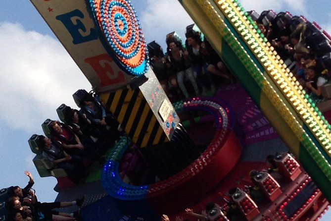 Oktoberfest Tour with table and unlimited beer - Why the reserved table matters at Oktoberfest