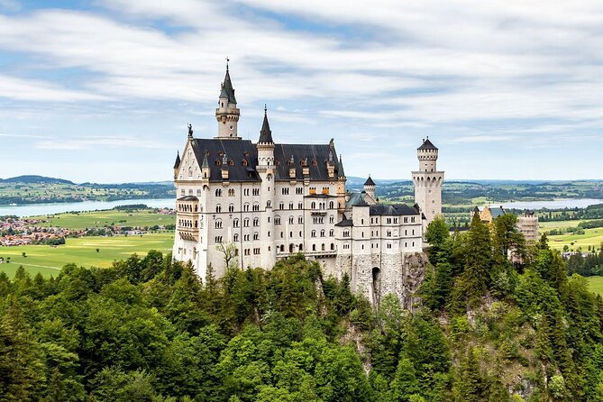 Premium Neuschwanstein Castle and Linderhof VIP Tour from Munich - Linderhof: smaller, calmer, and more intimate