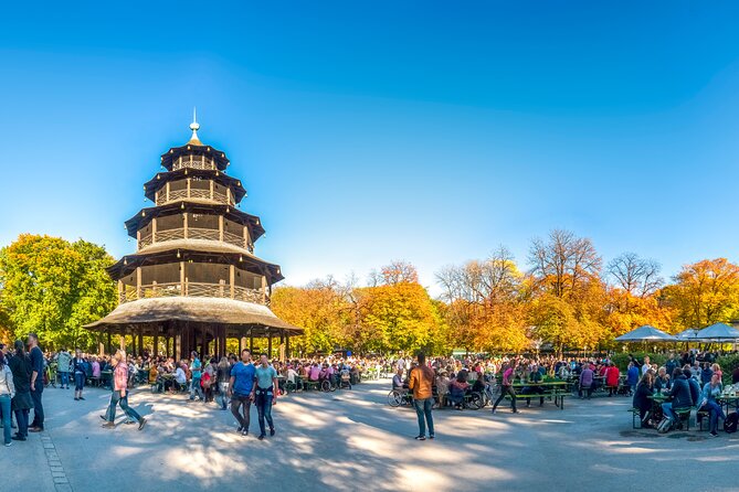Private and full rickshaw tour in the English Garden - The southern English Garden and the Chinese Tower