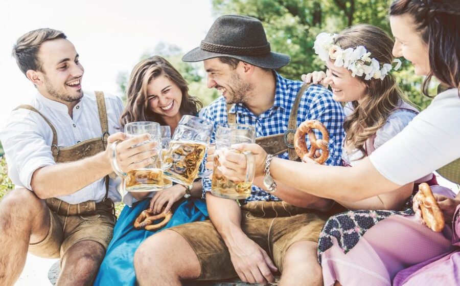 Private Beer Tasting Tour in Munich with Oktoberfest Museum - The three-hour version adds Weisswurst, Obatzda, and Flammkuchen