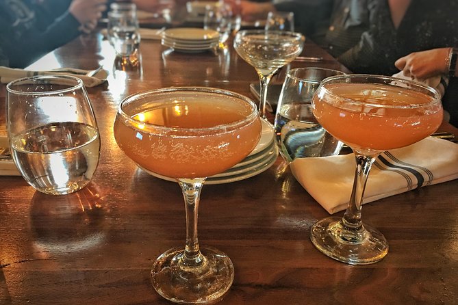 PRIVATE - Best Munich Cocktail Tour - all inclusive - What the guides add to the experience