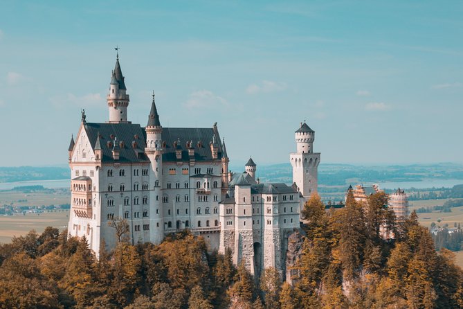 Private Castle Tour from Munich: Neuschwanstein, Hohenschwangau, and Linderhof - Neuschwanstein: the famous first impression