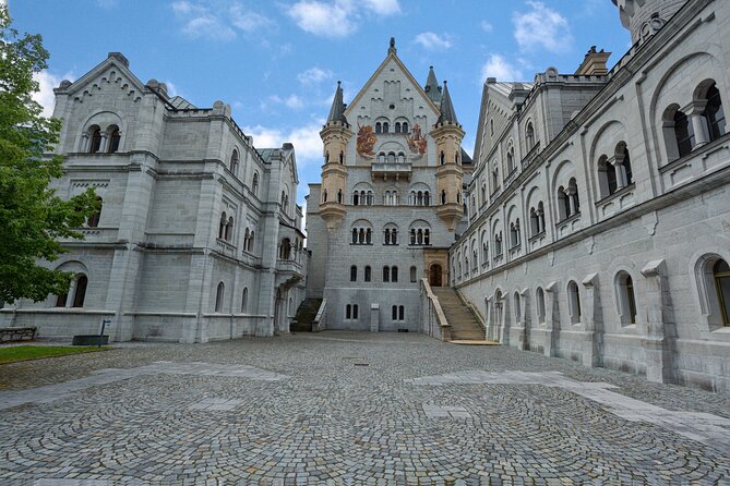 Private day trip: Munich to Neuschwanstein Castle, local driver - What four hours at the destination really means