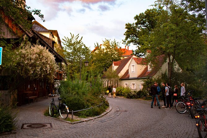 Private Highlights of Munich Bike Tour with Beer Garden Stop - Friedensengel and the Ride Toward Wiener Platz