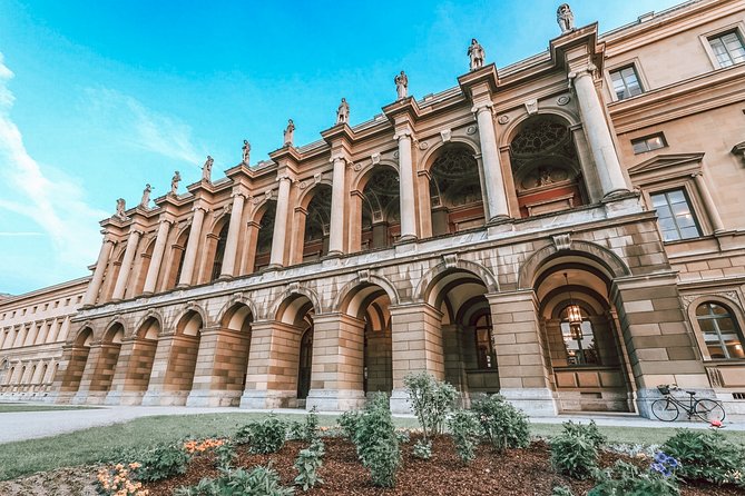 Private Munich Tour for History Buffs with Architectural Gems and WWII sites - How the private format changes the experience