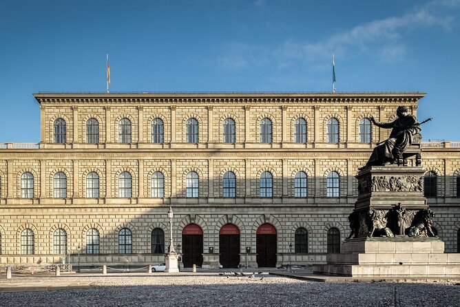 Private Munich Tour with hotel pickup - Odeonsplatz and Munich’s difficult twentieth century