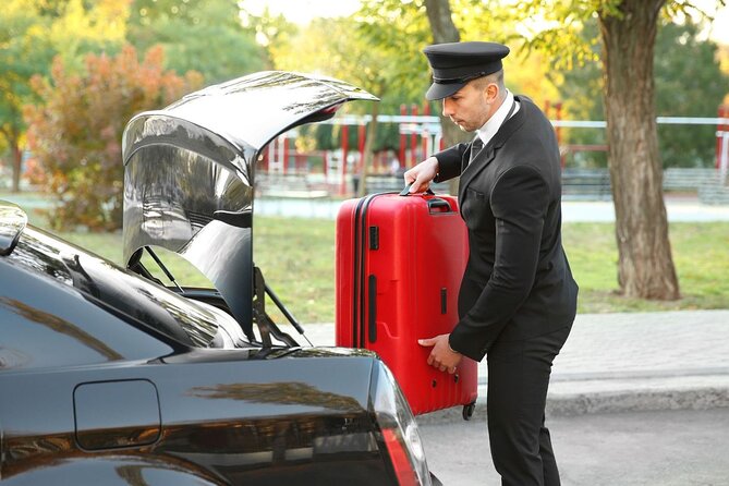 Private One-way Airport Transfer Munich Airport To Munich - Finding the meeting point at MUC