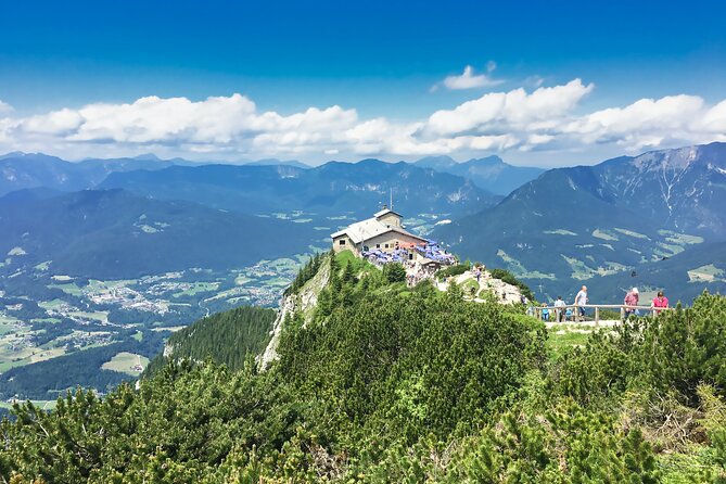 Private TOUR Munich > Eagle Nest > Königssee > Salzburg > Munich - Reaching Eagle’s Nest by bus, tunnel, and lift