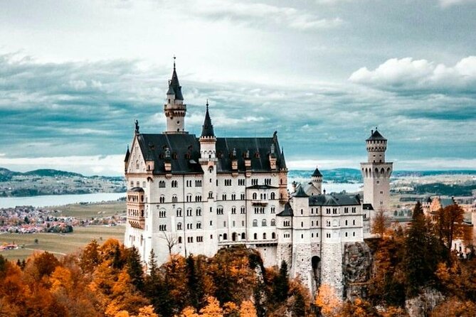 Private Tour to Neuschwanstein Castle & Linderhof from Munich - Neuschwanstein: the fairytale castle with a real king behind it