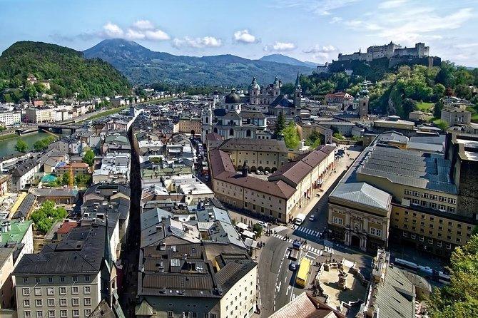 Private Transfer from Munich to Salzburg with 2 hours for sightseeing - Who should book this transfer?