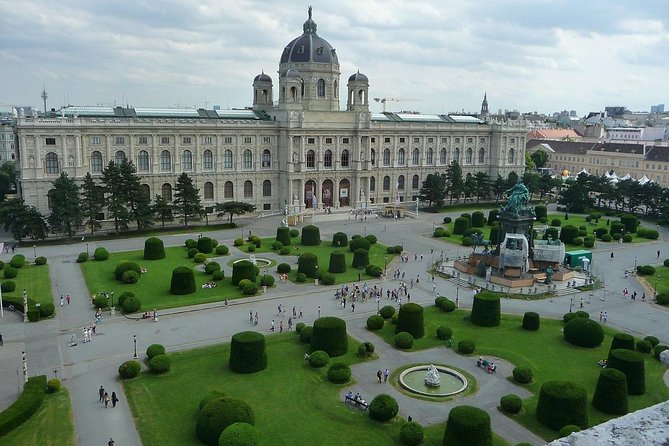 Private Transfer from Munich to Vienna with 2 hours for sightseeing - What the private vehicle changes