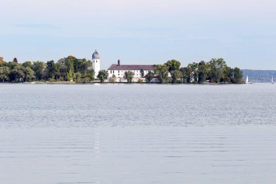 Private Van Tour to the Royal Palace of Herrenchiemsee - Crossing Chiemsee to Herreninsel