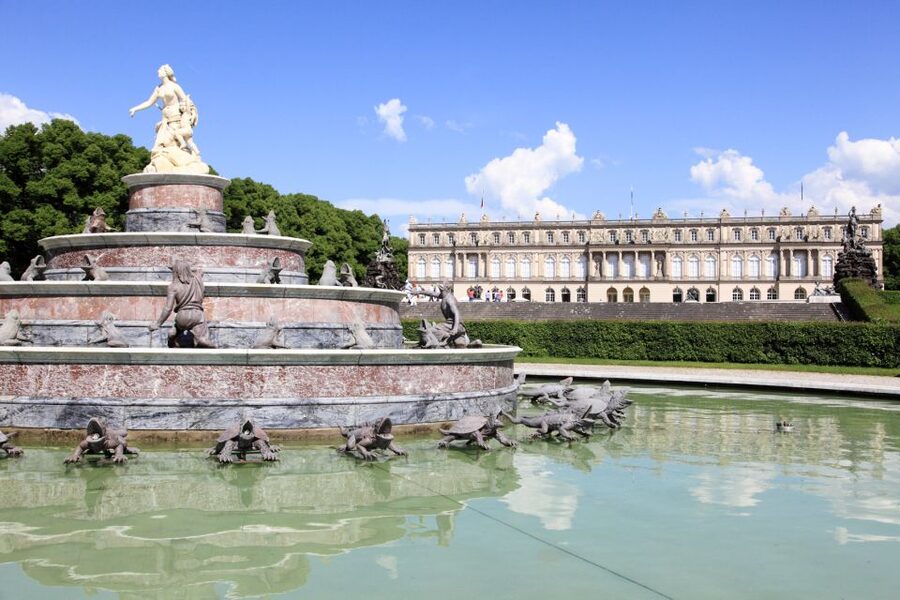 Private Van Tour to the Royal Palace of Herrenchiemsee - Who should book this experience
