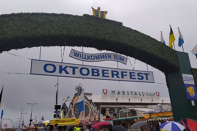 Private VIP Oktoberfest, Table, 3-Course-Menu, Beer & Champagne - The personal touch from Sepp