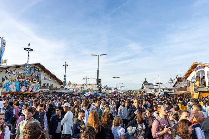 Private VIP Oktoberfest, Table, 3-Course-Menu, Beer & Champagne - Who should book this experience